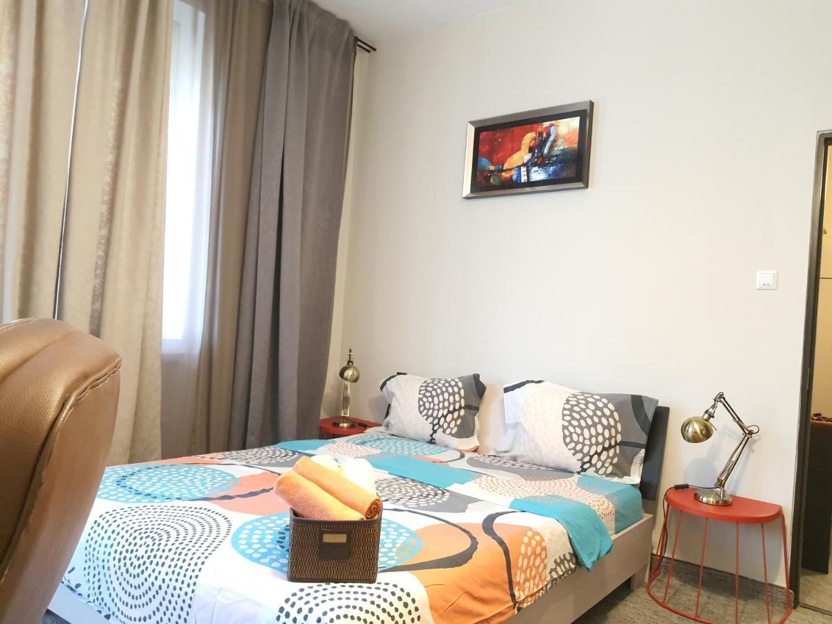 Apartament Global Downtown - Universitate - Calea Victoriei Bucureşti